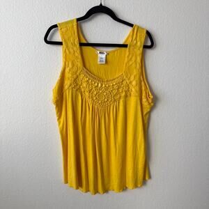 Vintage yellow sleeveless blouse